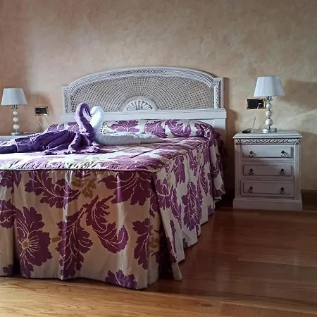 Palacio Del Conde De Rebolledo Hotel