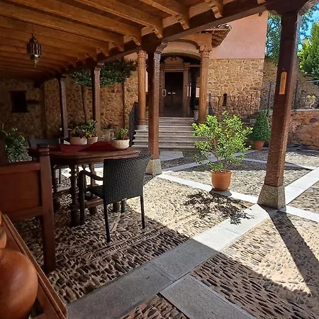 Palacio Del Conde De Rebolledo