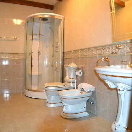 Palacio Del Conde De Rebolledo 3*