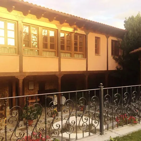 Palacio Del Conde De Rebolledo 3*